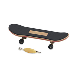 Mini skateboard od javorovog drveta s ABS kotačima. Uključuje mini odvijač. Pokažite svoje trikove s ovim skejtbordom.