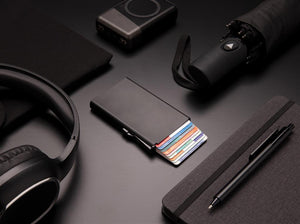 Promotivni aluminijski držač kartica s RFID blokadom, crne boje | Poslovni pokloni i promotivni proizvodi za tisak loga
