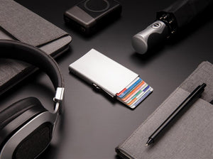 Promotivni aluminijski držač kartica s RFID blokadom, srebrne boje | Poslovni pokloni i promotivni materijali s tiskom loga
